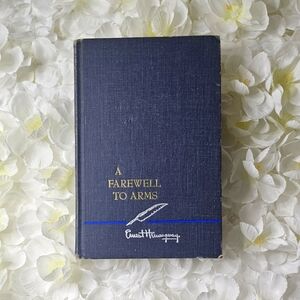 VINTAGE 1957 "A Farewell To Arms" (Ernest Hemingway) hardcover book